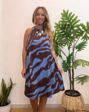 Carregar imagem no visualizador da galeria, Vestido midi malha fria halter castanho e azul

