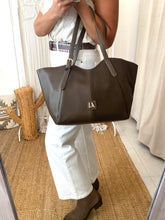 Carregar imagem no visualizador da galeria, Shopper castanho Don Algodon

