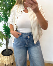 Carregar imagem no visualizador da galeria, Camisa oversize riscas
