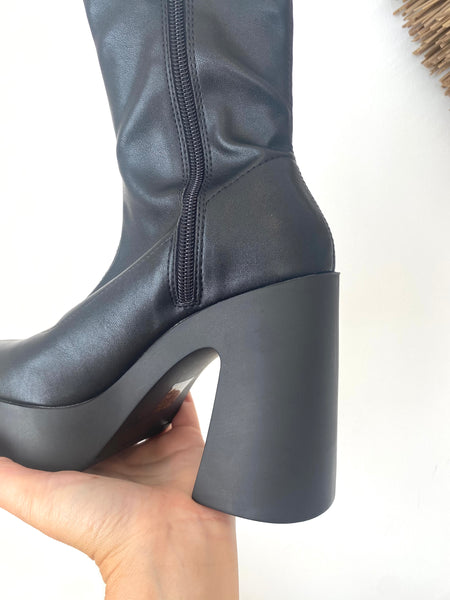 Botins plataforma preto Corina