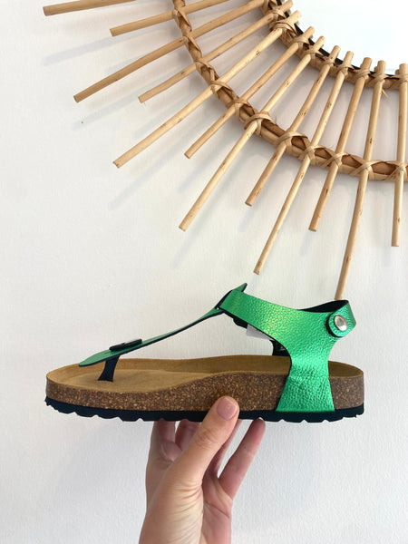 Sandália laminado verde Ruika