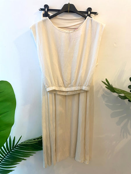 Conjunto de blusa e saia crepe cru