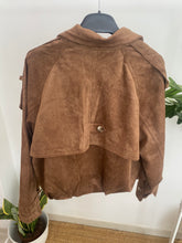 Carregar imagem no visualizador da galeria, Bomber pele de pêssego camel
