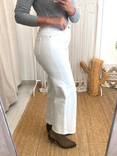 Carregar imagem no visualizador da galeria, Calça straight sarja cru
