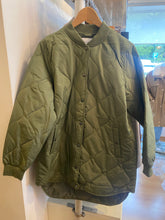 Carregar imagem no visualizador da galeria, Parka Vitate kaki Vila
