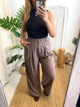 Carregar imagem no visualizador da galeria, Top meia gola preto Vila
