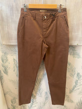 Carregar imagem no visualizador da galeria, Calças Bigzone chino skinny castanho
