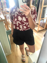 Carregar imagem no visualizador da galeria, Blusa bordada Bordeaux
