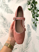 Carregar imagem no visualizador da galeria, Sapato Mary Jane rosa Corina
