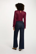 Carregar imagem no visualizador da galeria, Blusa renda Bordeaux Morgan
