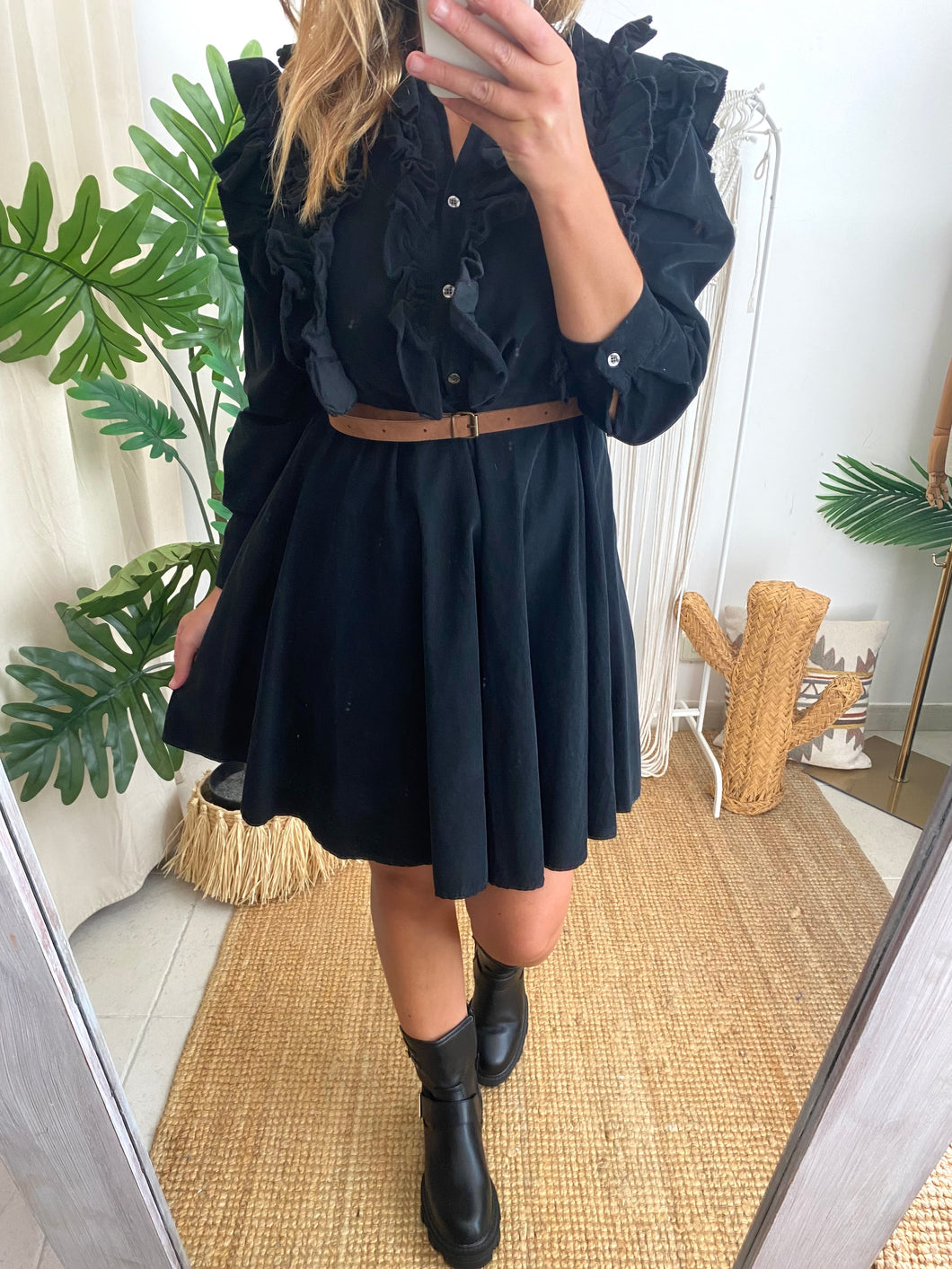 Vestido bombazina folhos c/cinto preto