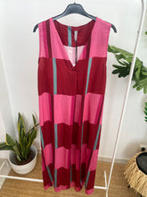 Carregar imagem no visualizador da galeria, Vestido estampado Bordeaux e rosa
