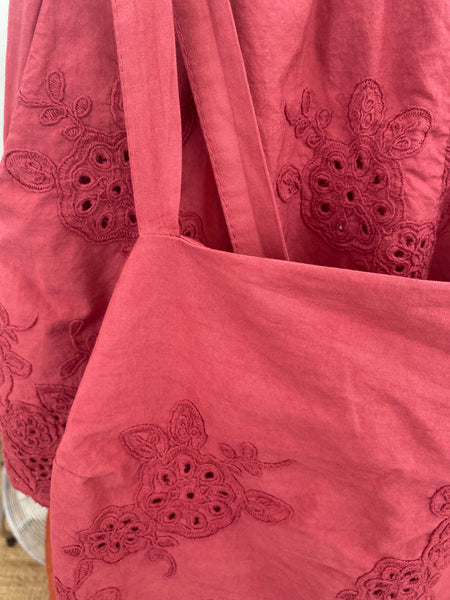 Conjunto top e calções bordado inglês telha