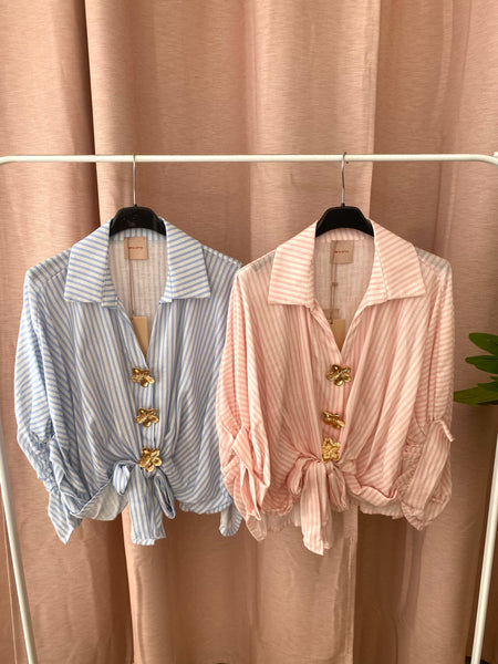 Camisa crop riscas flores douradas