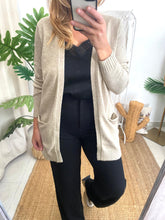 Carregar imagem no visualizador da galeria, Casaco Viril Open beje Vila
