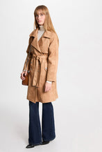 Carregar imagem no visualizador da galeria, Casaco pele de pêssego Morgan

