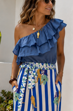 Carregar imagem no visualizador da galeria, Blusa folhos assimétrica azul

