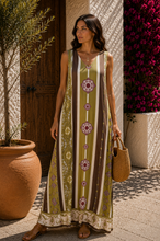 Carregar imagem no visualizador da galeria, Vestido comprido malha fria verde azeitona
