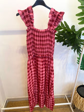 Carregar imagem no visualizador da galeria, Vestido quadradinhos rosa e vermelho
