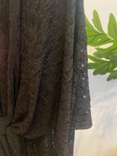 Carregar imagem no visualizador da galeria, Conjunto de renda blusa e calças
