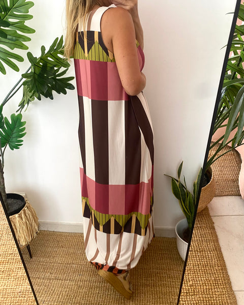 Vestido malha fria riscas e triângulos castanho