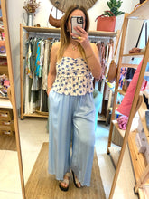 Carregar imagem no visualizador da galeria, Crop top estrelas azul
