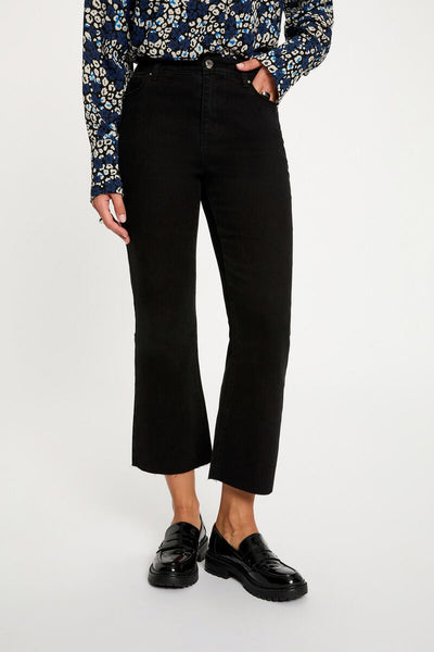 Calças pretas sarja flare MORGAN