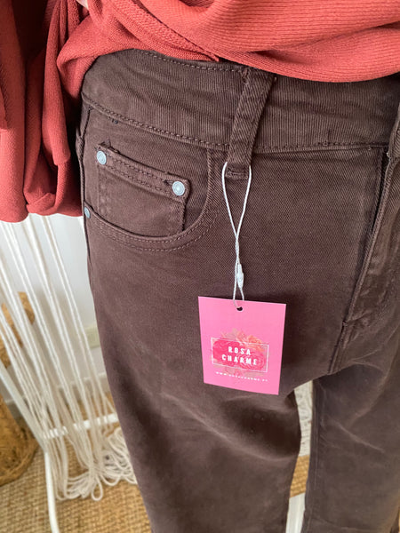 Calça straight sarja castanho