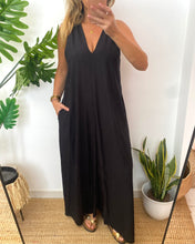 Carregar imagem no visualizador da galeria, Vestido comprido alça torcida preto

