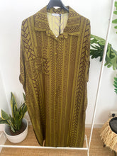 Carregar imagem no visualizador da galeria, Vestido camisa estampa espiga verde
