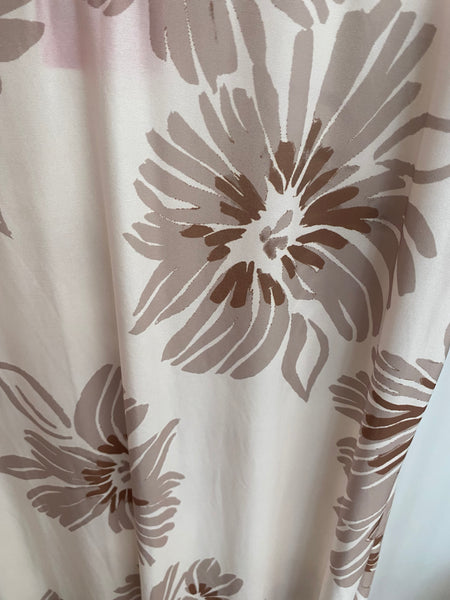 Vestido comprido malha fria flores branco