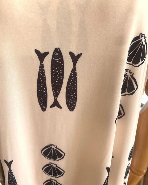 Vestido comprido malha fria sardinhas e conchas branco