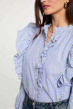 Carregar imagem no visualizador da galeria, Camisa Morgan riscas e folhos azul
