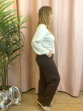 Carregar imagem no visualizador da galeria, Calça clássica castanha Vivarone
