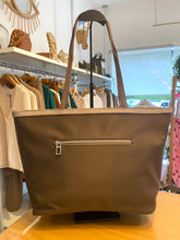 Carregar imagem no visualizador da galeria, Shopper nylon castanho Don Algodon
