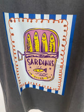Carregar imagem no visualizador da galeria, T-shirt cinza sardines
