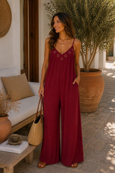 Macacão fluído com tachas Bordeaux