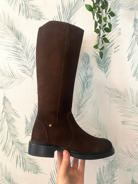 Bota cano alto castanho Cubanas