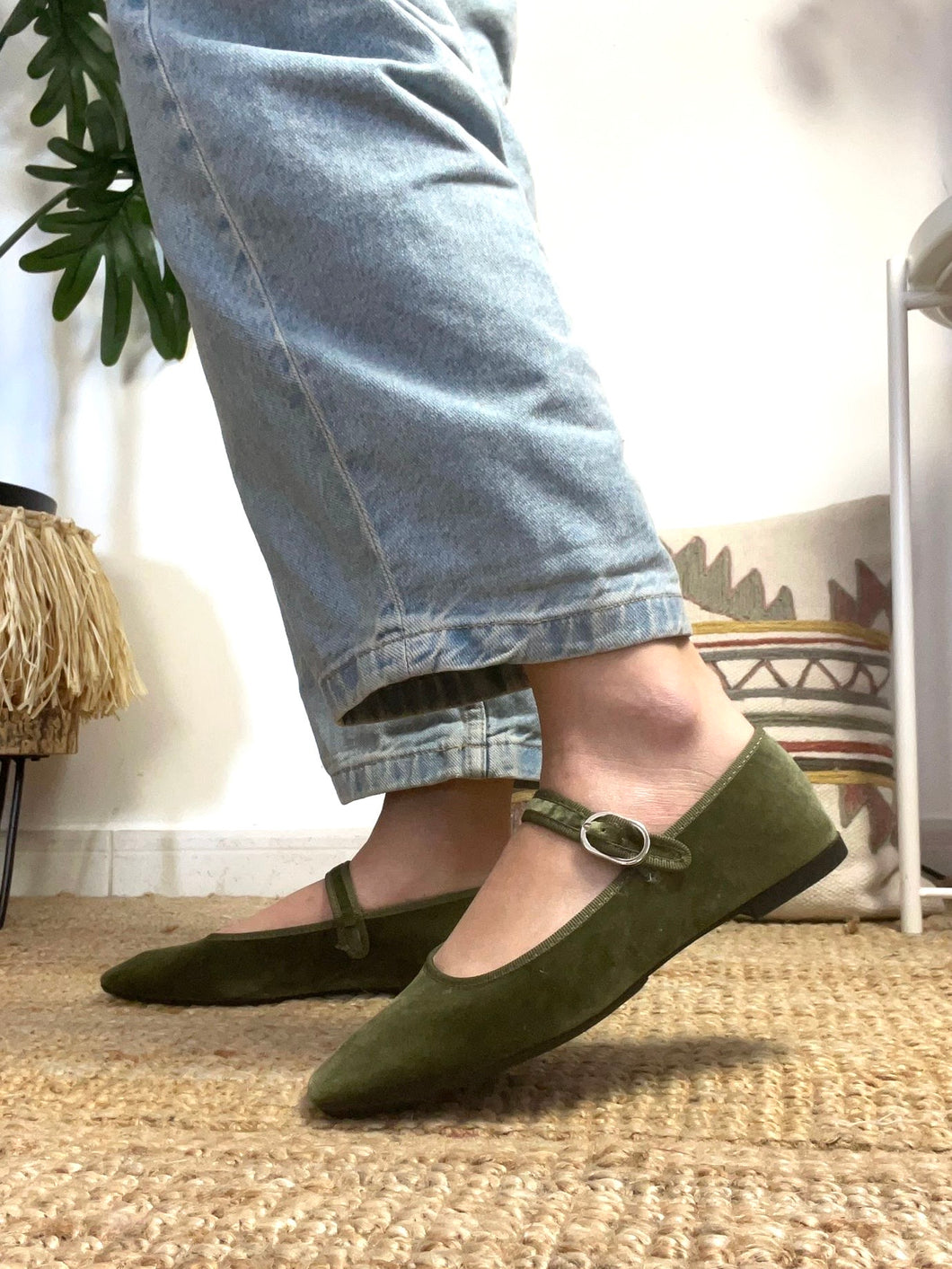 Sapato Mary Jane veludo verde Corina