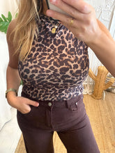 Carregar imagem no visualizador da galeria, Top meia gola leopardo Vila
