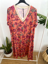 Carregar imagem no visualizador da galeria, Vestido malha fria estampado flores laranja
