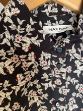 Carregar imagem no visualizador da galeria, Camisa estampa floral preto Naf Naf
