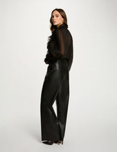 Carregar imagem no visualizador da galeria, Blusa folhos preto MORGAN
