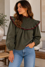 Carregar imagem no visualizador da galeria, Blusa gola franzida verde
