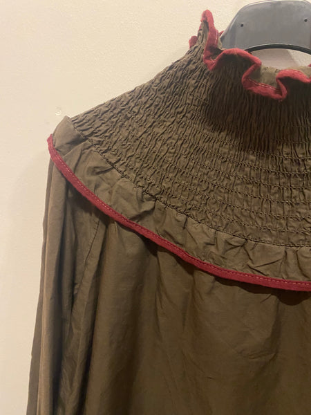 Blusa gola franzida castanho