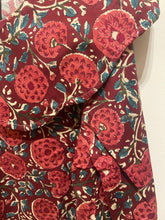 Carregar imagem no visualizador da galeria, Blusa estampada com gola grande Bordeaux/rosa

