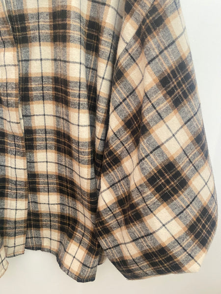 Camisa quadrados manga balão preto