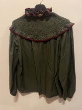 Carregar imagem no visualizador da galeria, Blusa gola franzida verde
