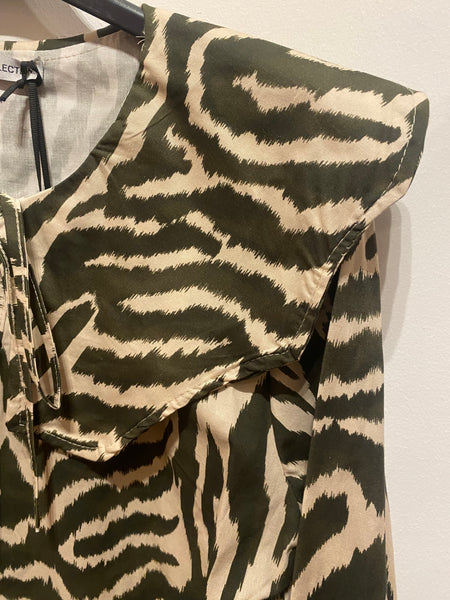 Blusa estampada com gola grande zebra verde