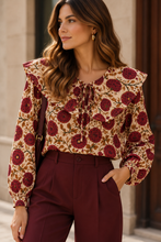 Carregar imagem no visualizador da galeria, Blusa estampada com gola grande Branco/bordeaux
